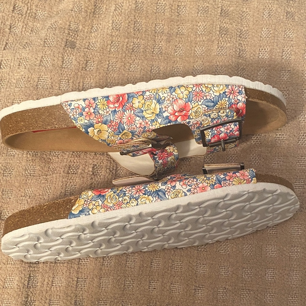 UNIONBAY Floral Double-Buckle Slide Sandals - Blue, Red, Yellow - Picture 3 of 4